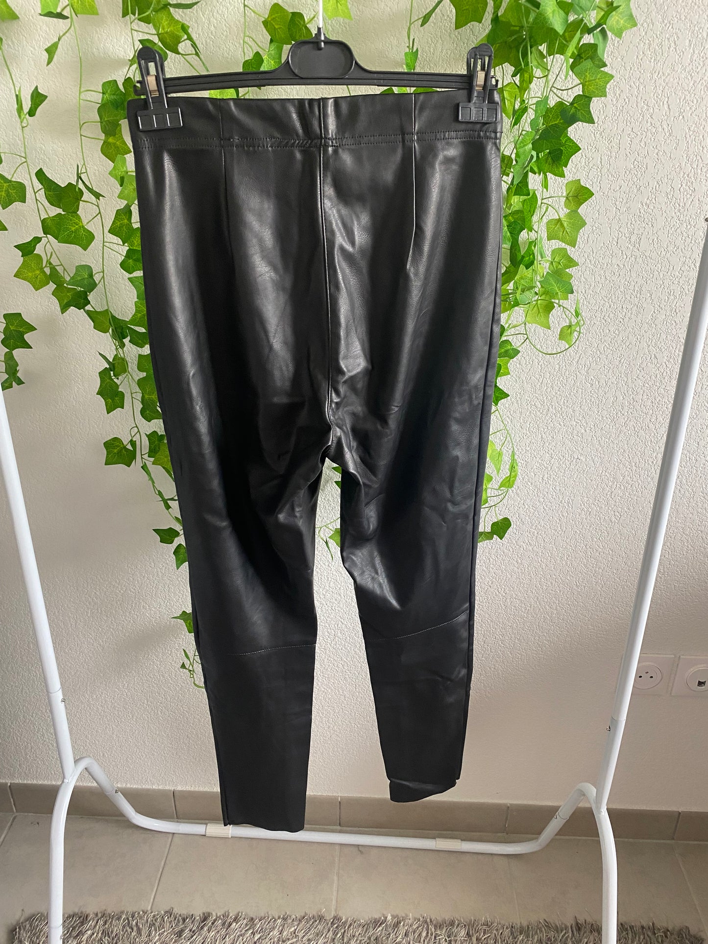 Pantalon similicuir noir