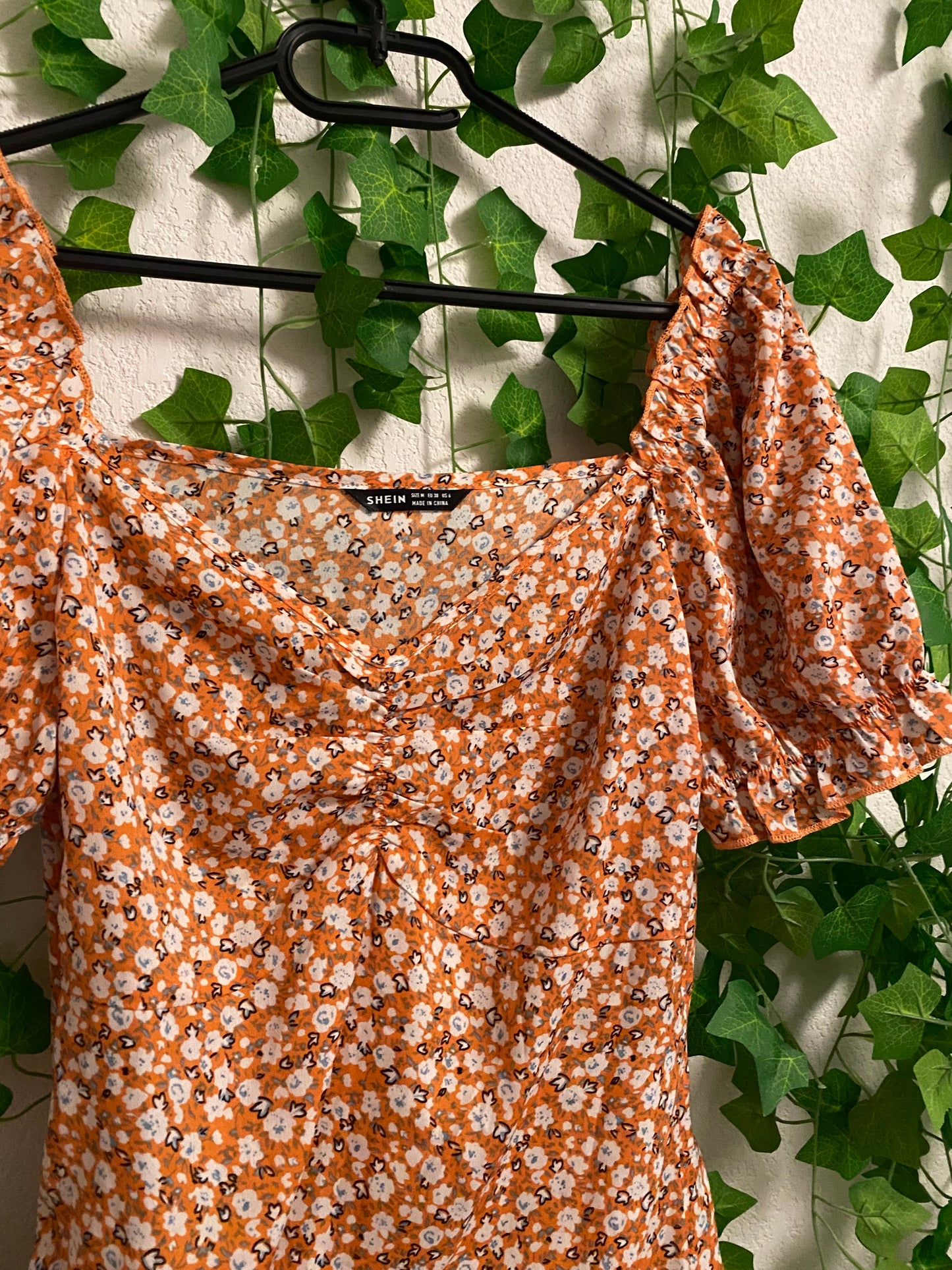 Robe à fleurs orange