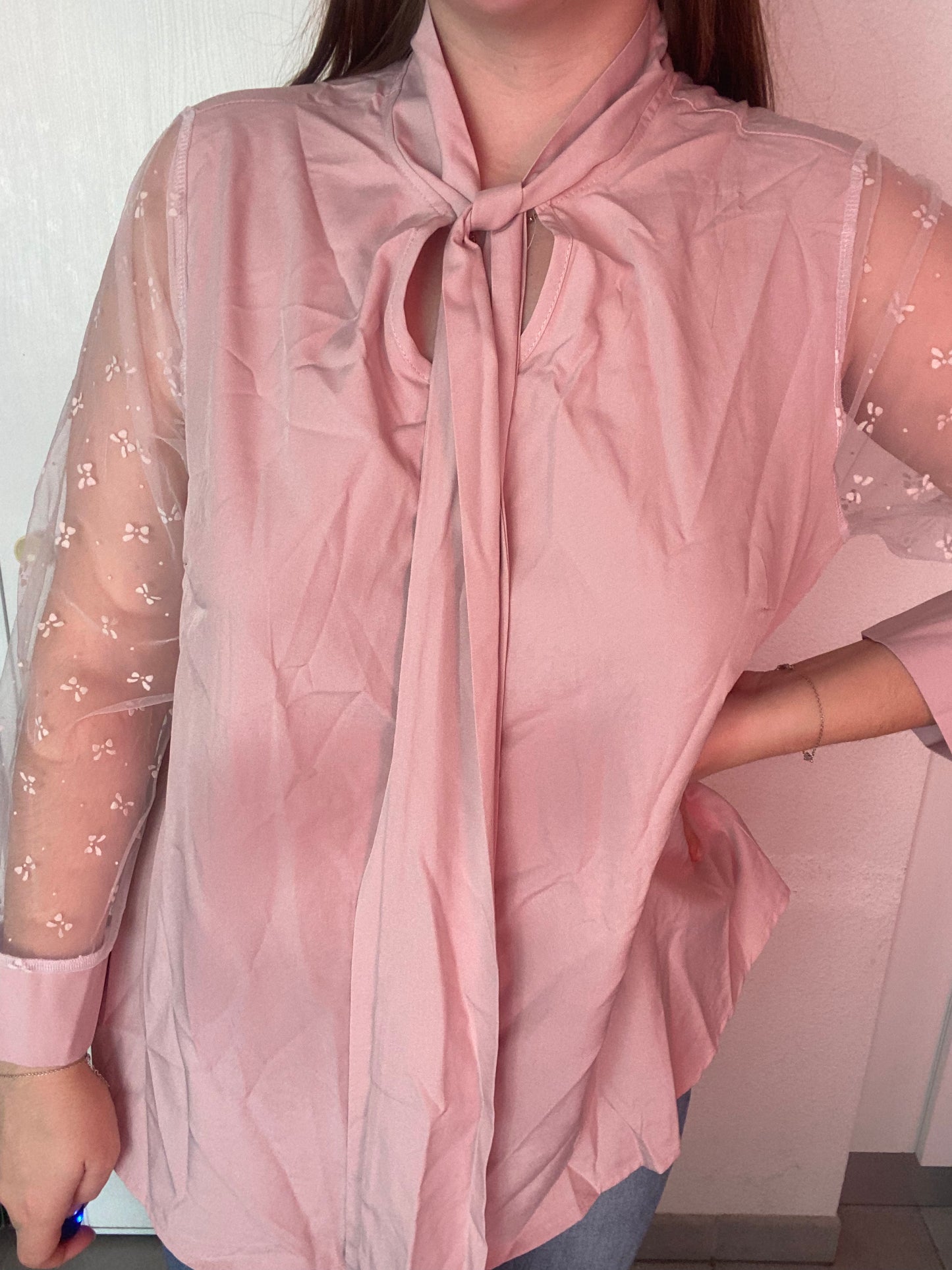 Blouse à manches transparentes